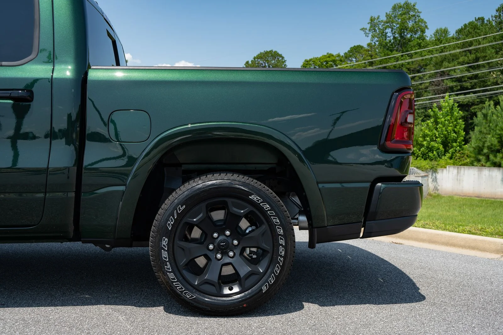 New 2026 Serrano-Green Metallic Exterior Paint RAM Big Horn/Lone Star image 6