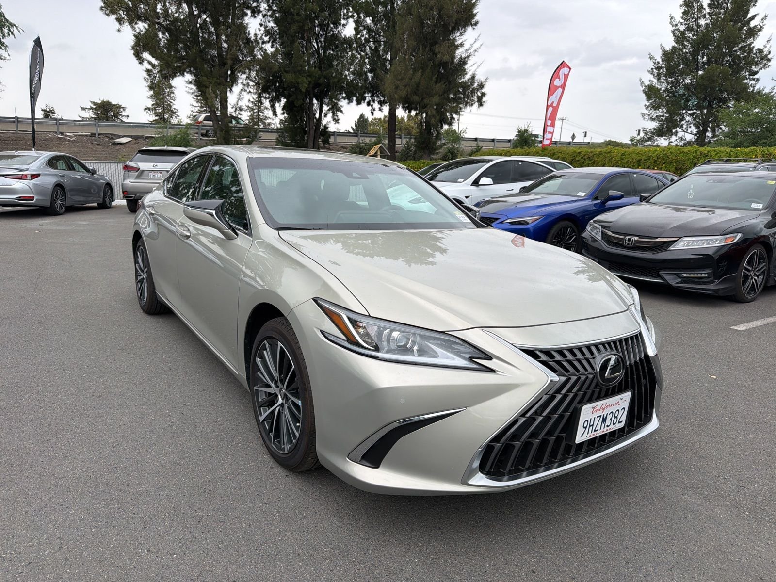 2024 Lexus ES Hybrid