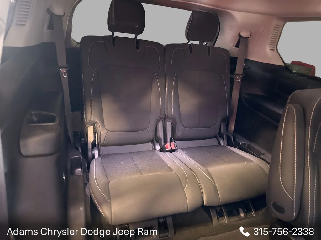 Used 2023 White Jeep Laredo image 13