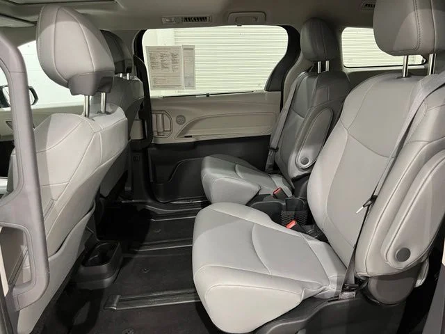 Certified Used 2024  Toyota XLE image 18