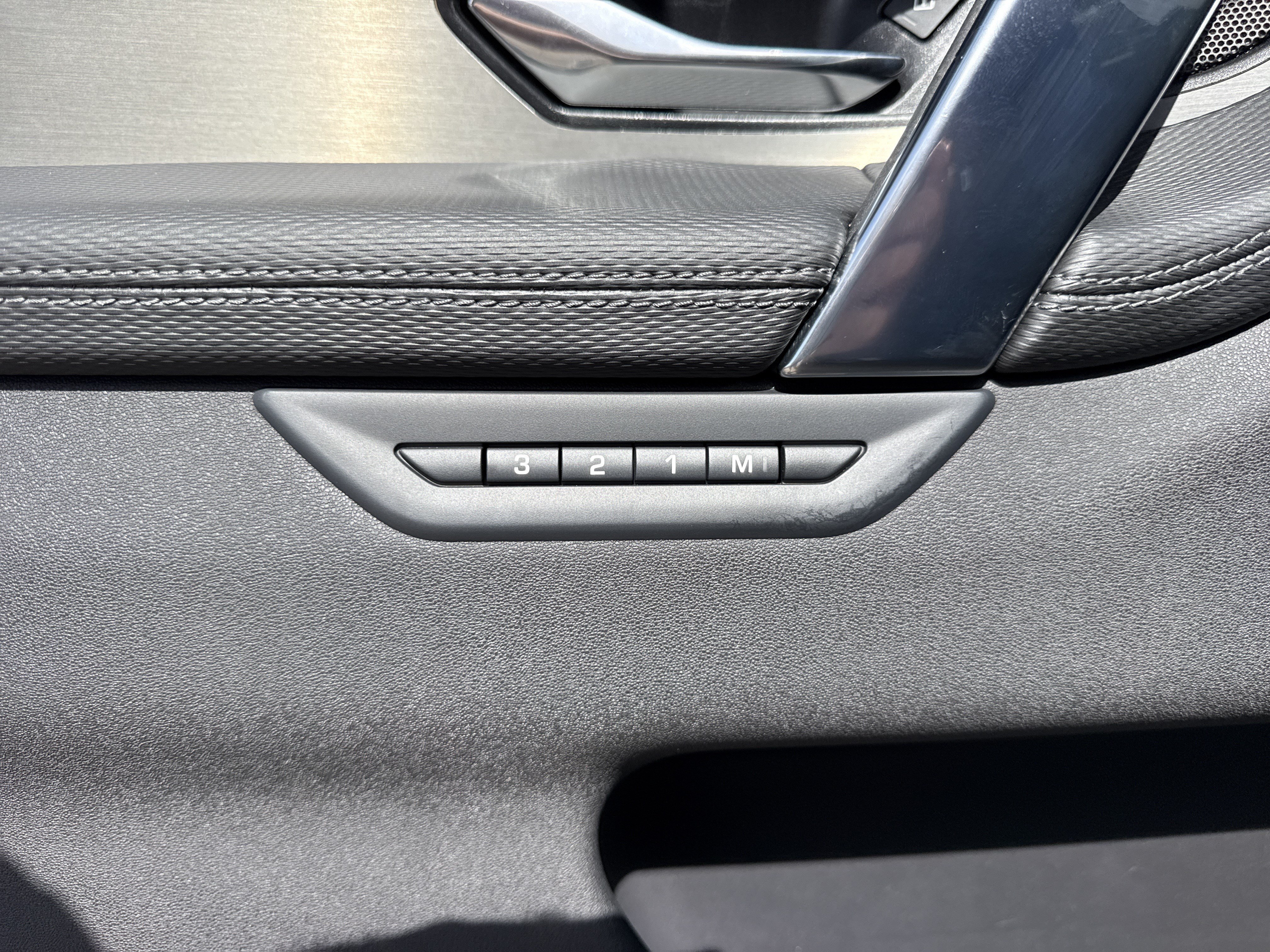 2025 Land Rover Discovery Sport Dynamic SE - Photo 13