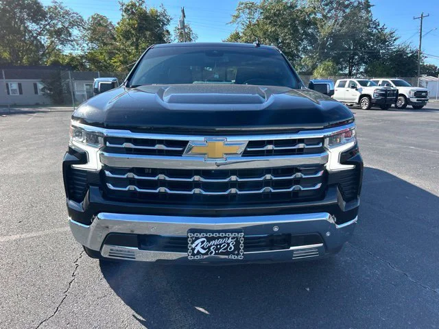 Used 2022 BLACK Chevrolet LTZ image 7