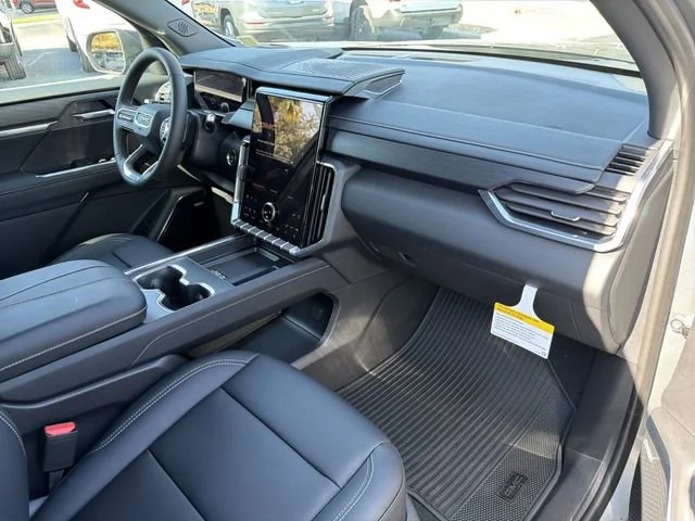 New 2026 Sterling Metallic GMC Elevation image 12