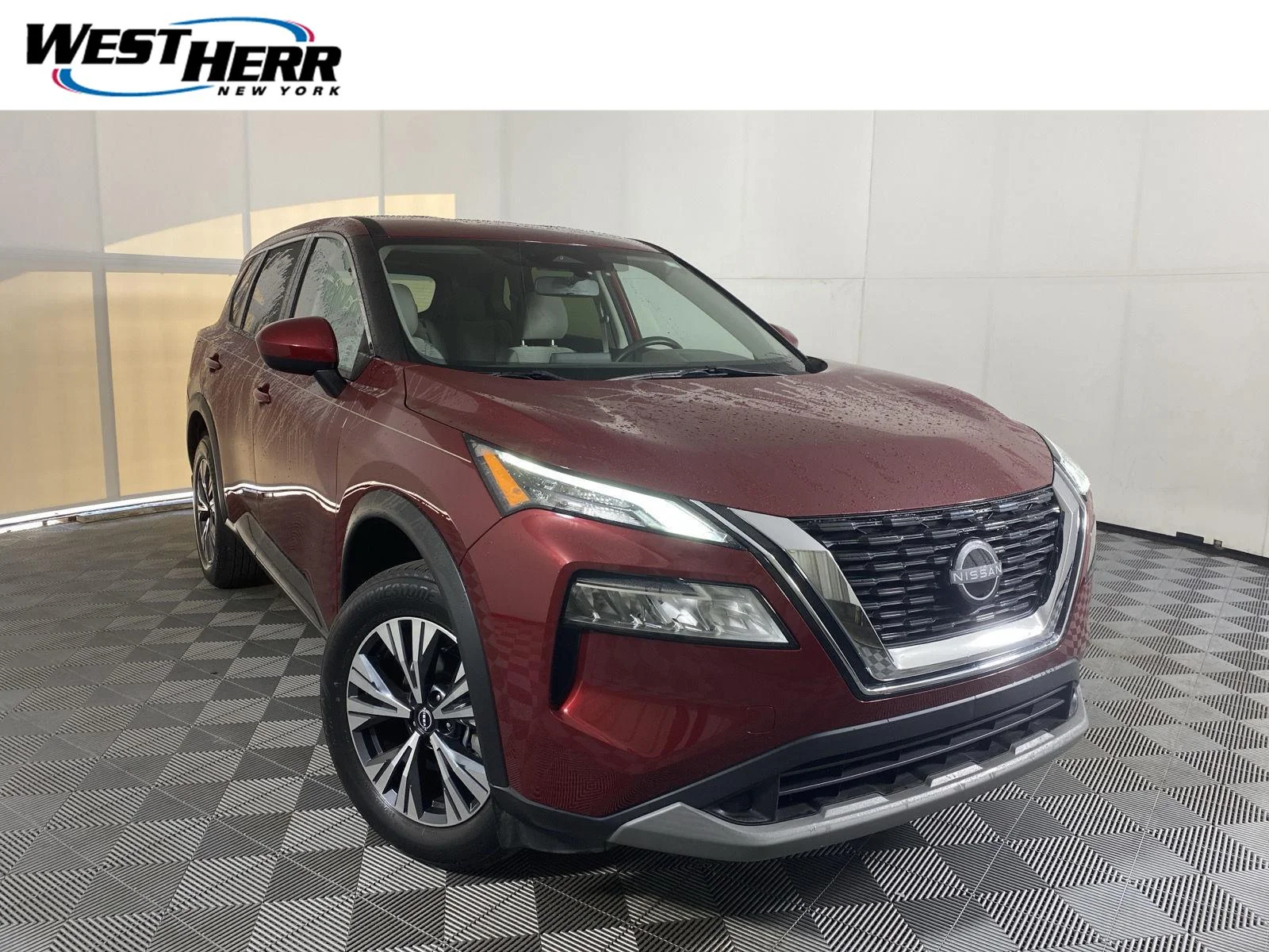 Used 2023 Scarlet Ember Tintcoat Nissan SV image 1