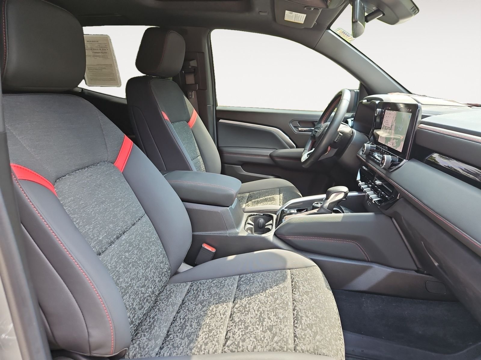 Used 2025 Gray Chevrolet Z71 image 15