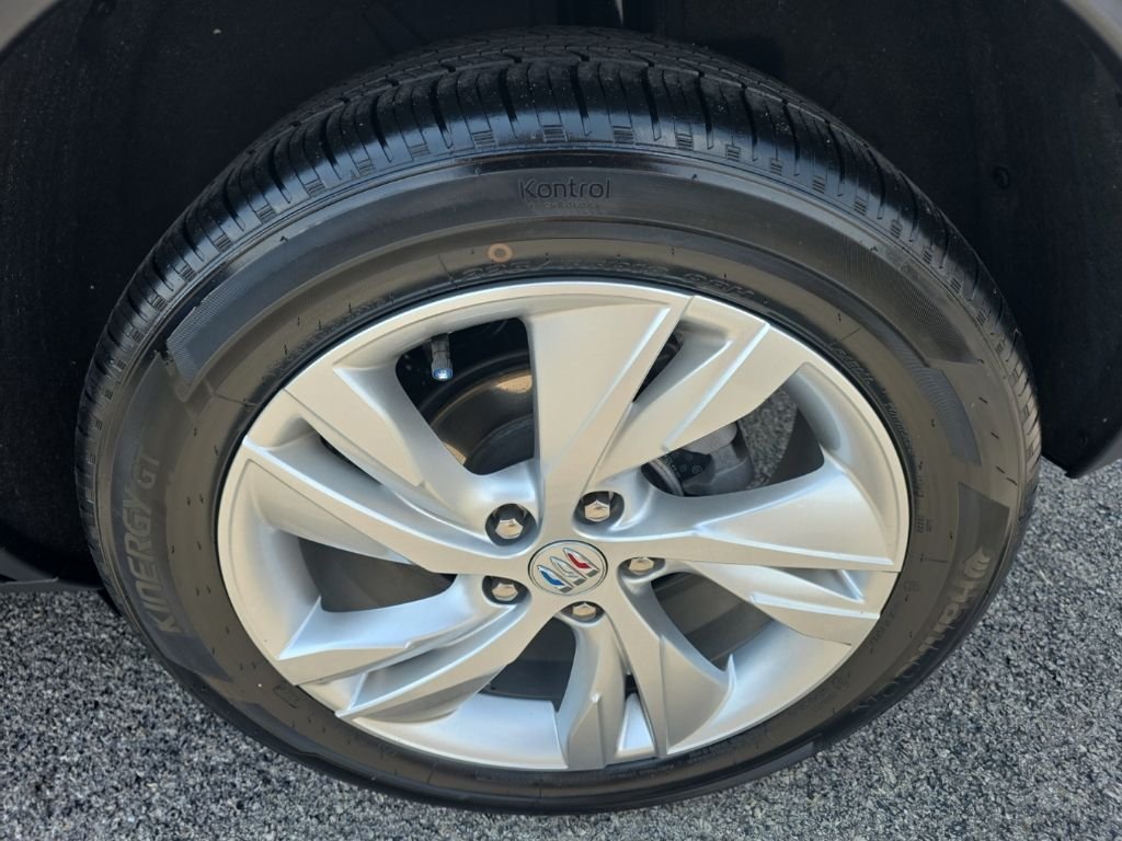 Used 2025 White Buick Preferred image 7