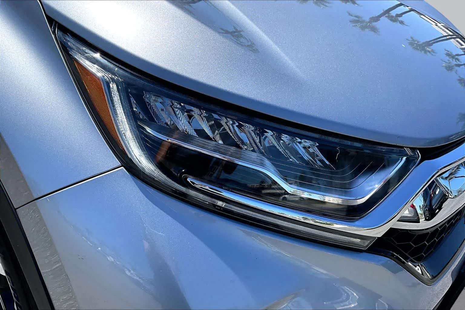 Used 2018 Lunar Silver Metallic Honda Touring image 26