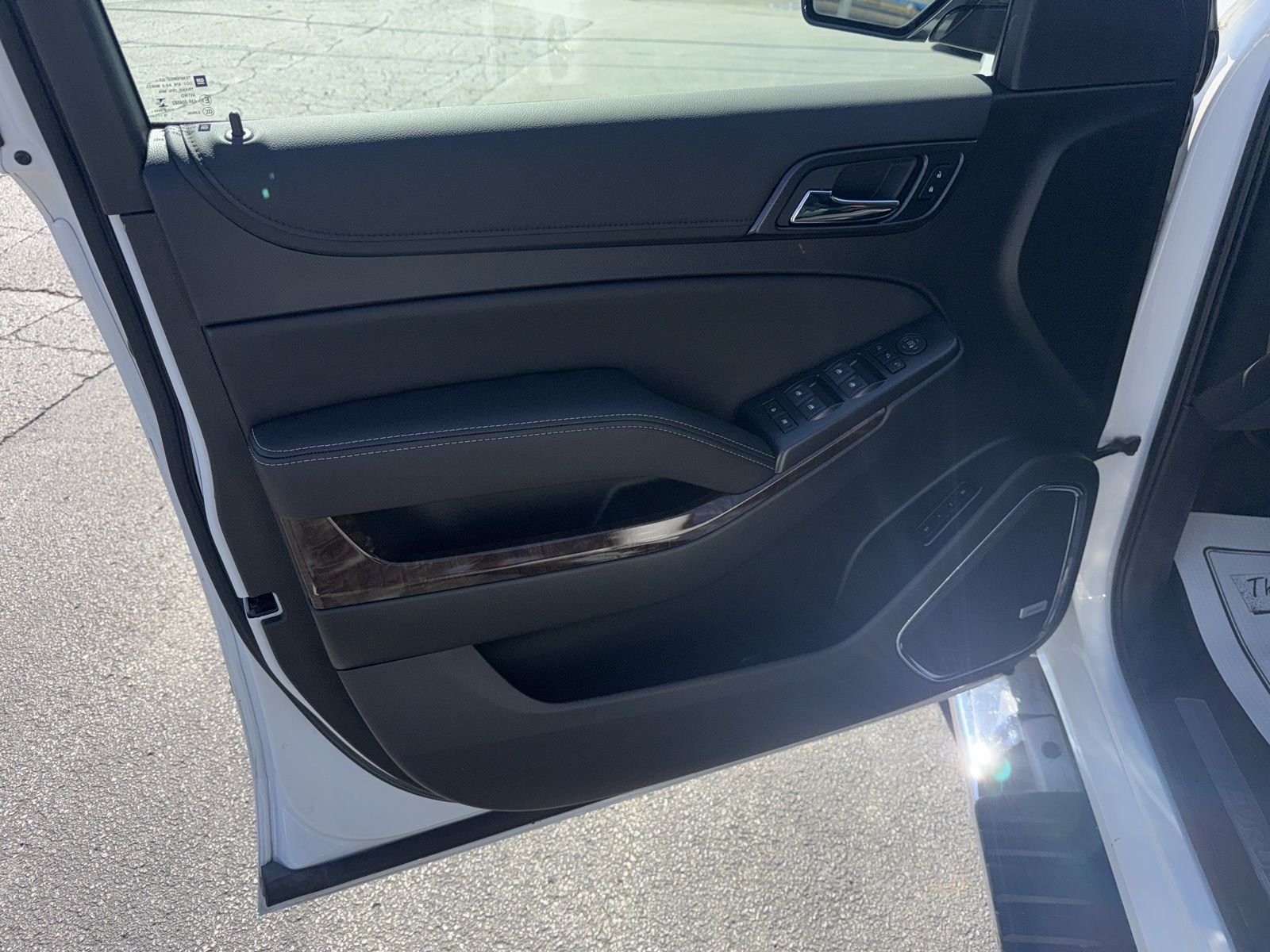 Used 2017 White Chevrolet LT image 10