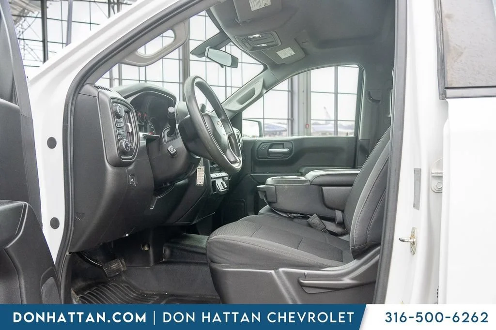 Used 2019 Chevrolet Silverado 1500 Work Truck with VIN 1GCPYAEH9KZ318791 for sale in Park City, KS