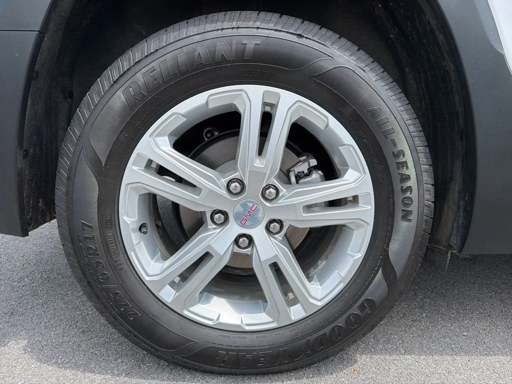 Used 2022 White GMC SLE image 13