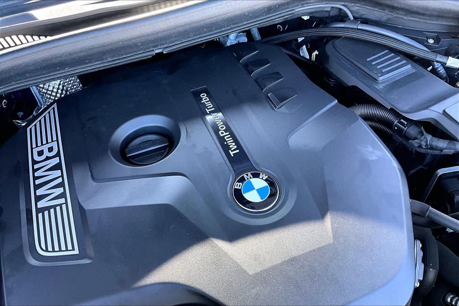 Used 2018 Phytonic Blue Metallic BMW xDrive30i image 31