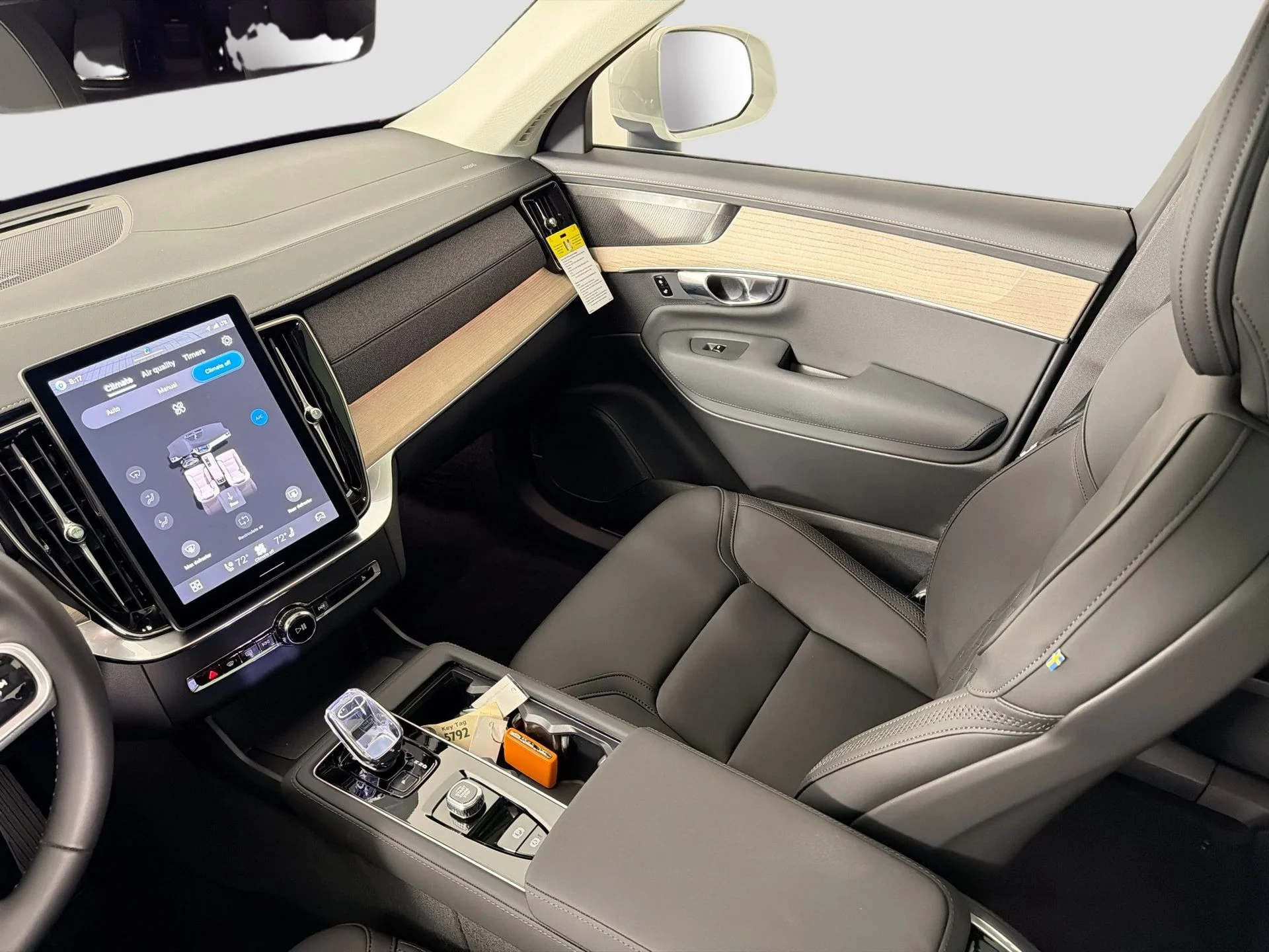 New 2026 Crystal White Volvo Plus image 24