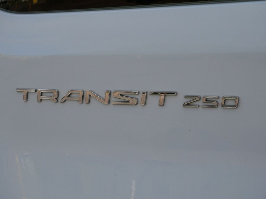 Used 2015 White Ford Base image 9