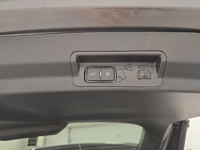 New 2027 Carbonized Gray Metallic Ford Active image 18