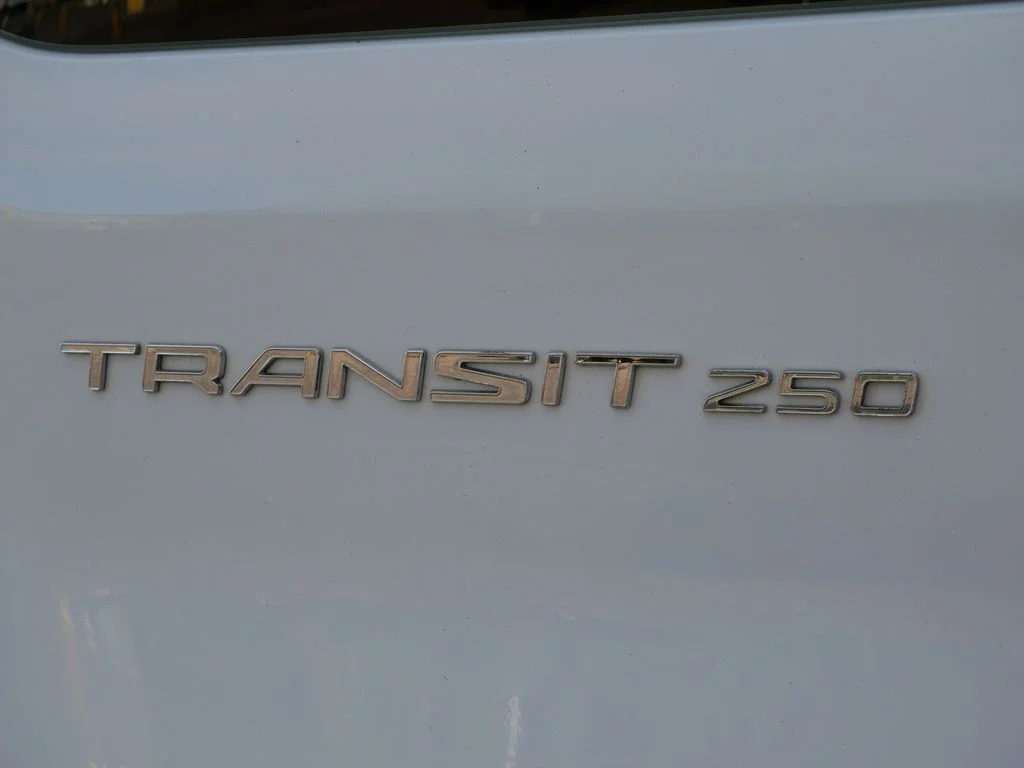 Used 2015 White Ford Base image 9