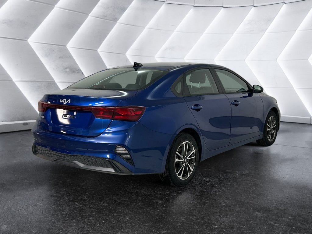 Used 2024 Blue Kia LXS image 4