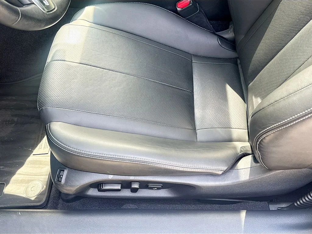 Used 2022 Black INFINITI LUXE image 21
