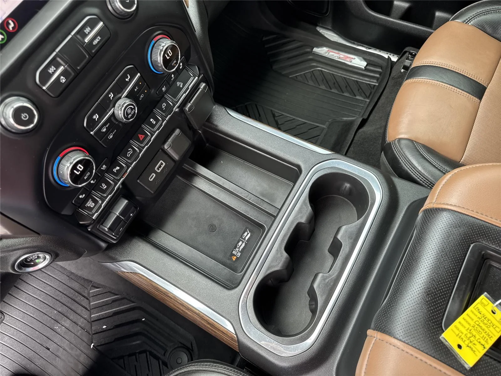 Used 2020 IRIDESCENT PEARL TRICOAT Chevrolet High Country image 28