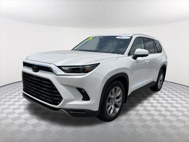 Certified Used 2025 WIND CHILL PEARL Toyota Limited image 3