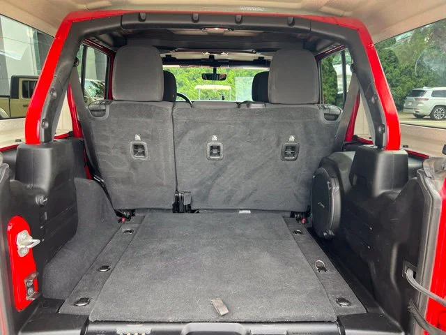 Used 2023 Red Jeep Sport S image 32