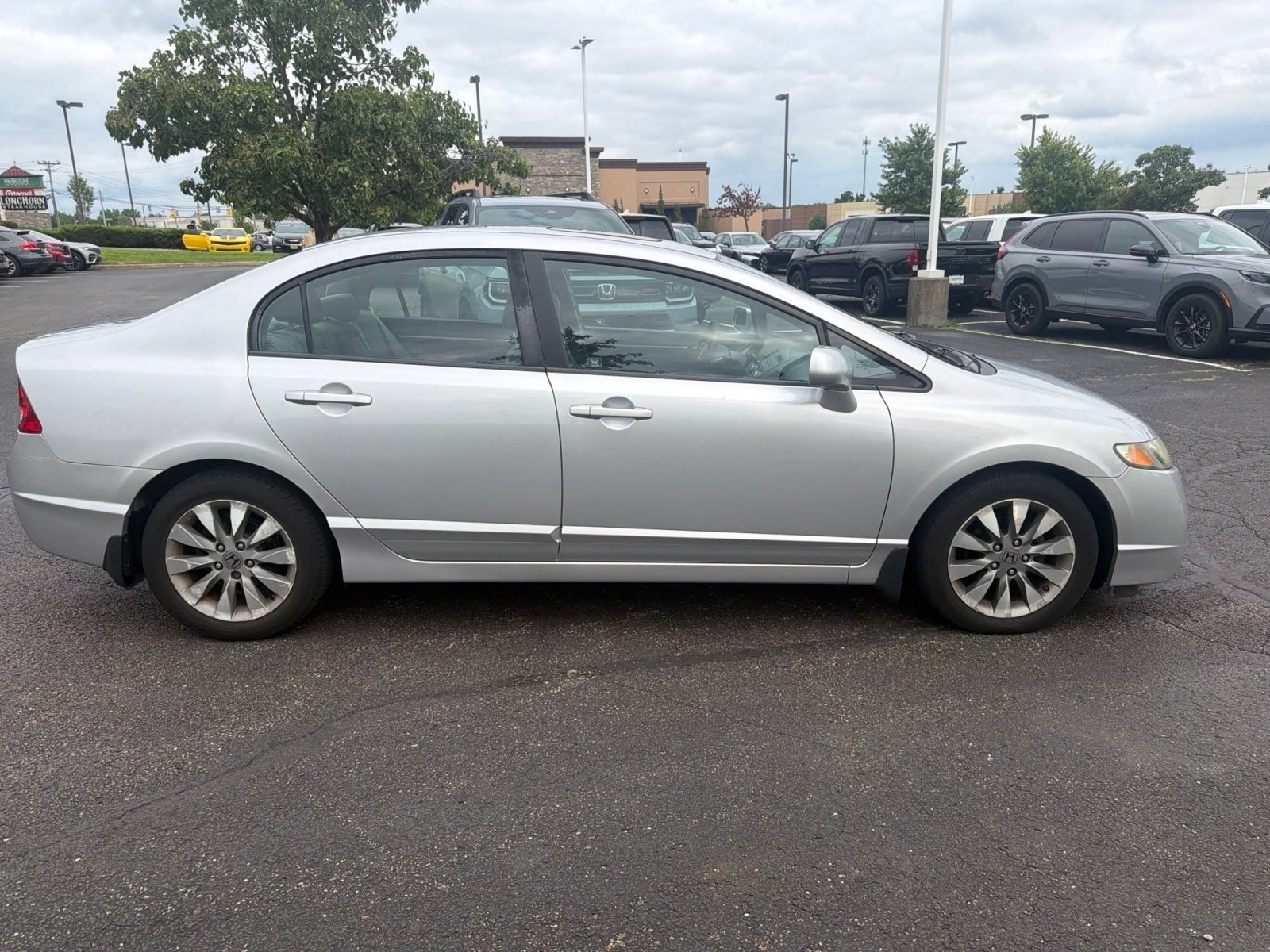 Used 2011 Alabaster Silver Metallic Honda EX image 6