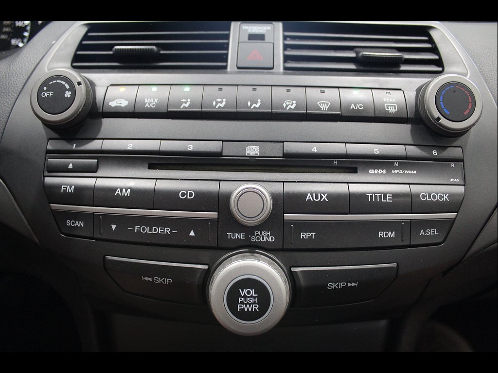 Used 2008 Alabaster Silver Metallic Honda LX image 29