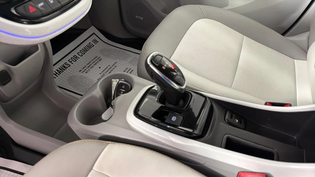 Certified Used 2018 (Includes (TUS) Black grille.) Chevrolet Premier image 23
