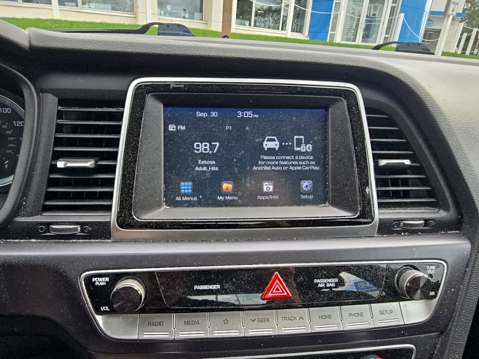 Used 2019 Machine Gray Hyundai SE image 9