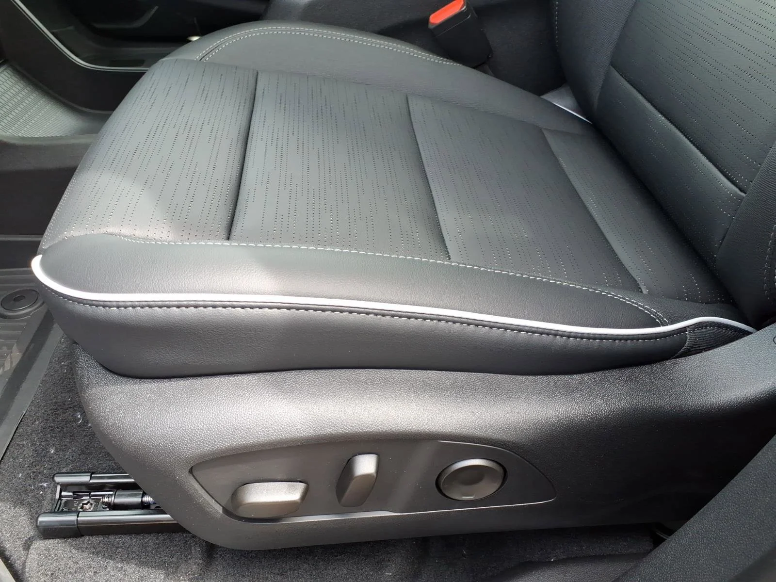 2026 Buick Enclave Sport Touring - Photo 15