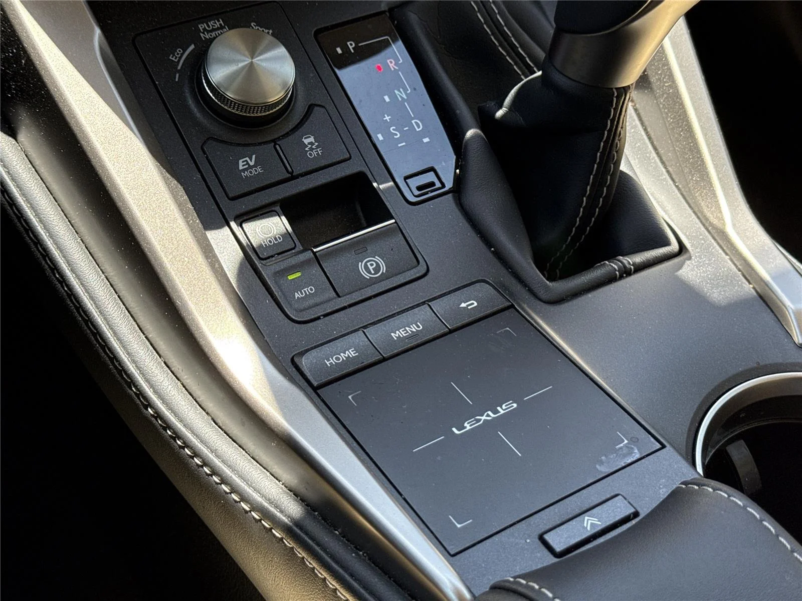 Used 2020 Eminent White Pearl Lexus NX 300h image 38