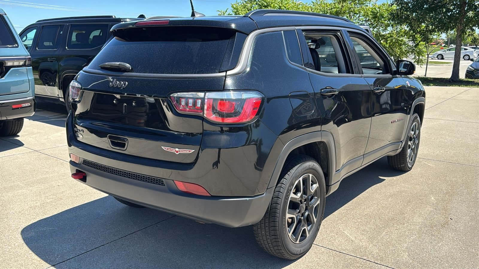 Used 2020 Black Jeep Trailhawk image 16