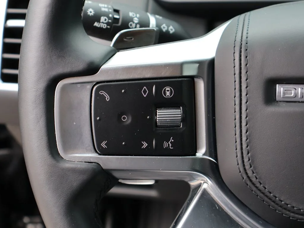 2025 Land Rover Discovery Metropolitan Edition - Photo 31