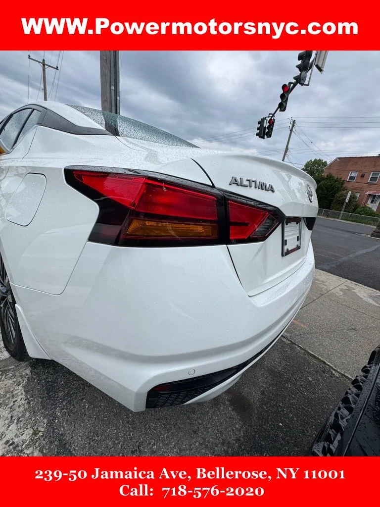 Used 2024 White Nissan 2.5 SV image 8