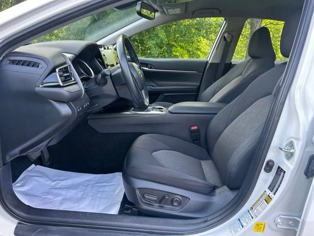Used 2023 White Toyota LE image 14