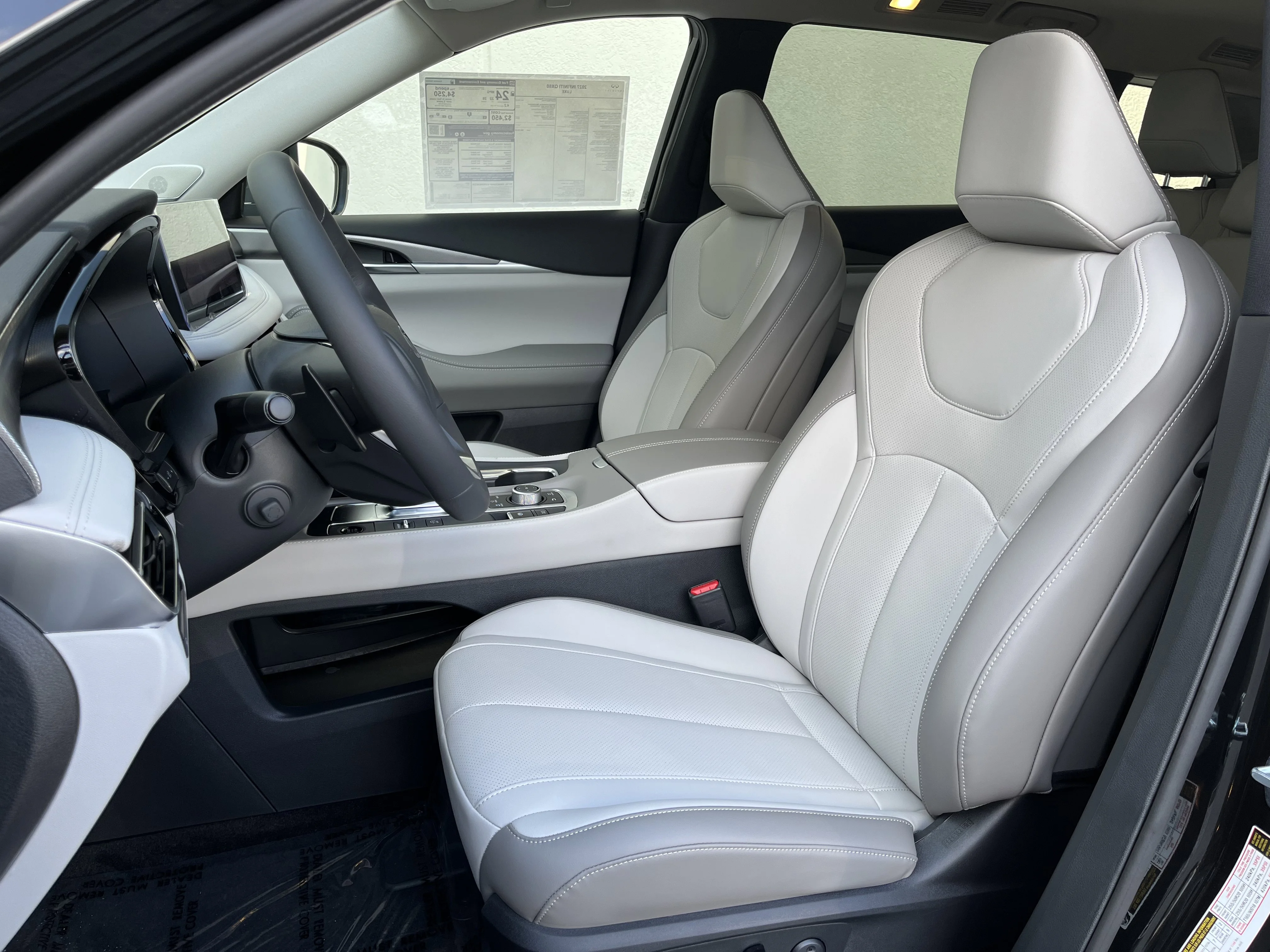 New 2027 Mineral Black INFINITI LUXE image 13