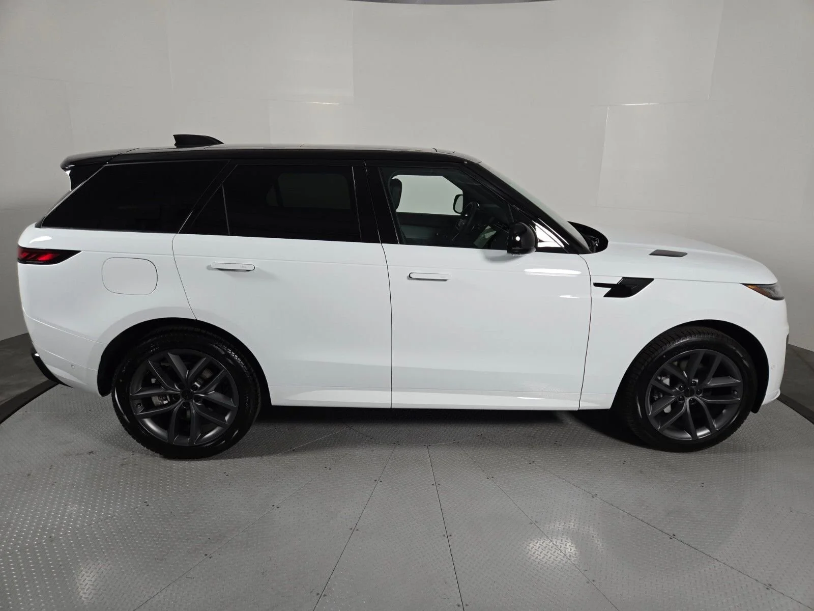2026 Land Rover Range Rover Sport Dynamic SE - Photo 6