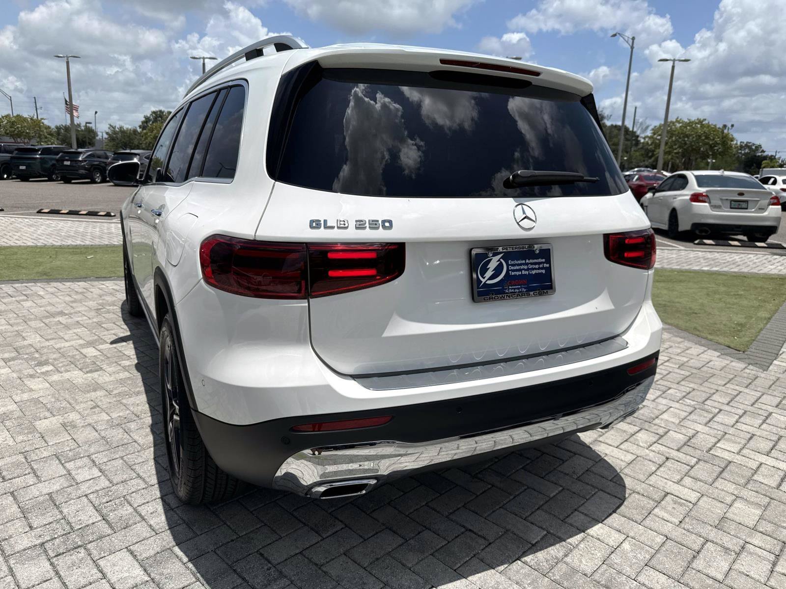 New 2026 Polar White Mercedes-Benz 250 SUV image 9
