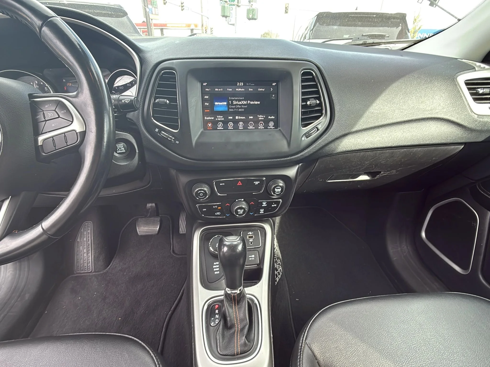 Used 2020 Olive Green Pearlcoat Jeep Latitude image 15