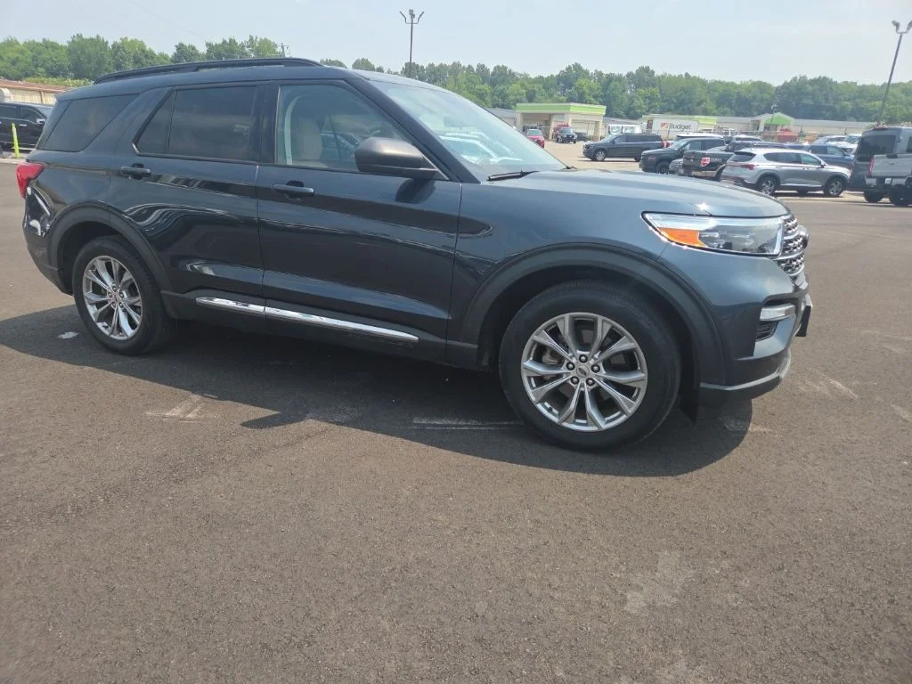 Certified Used 2022 Blue Ford XLT image 13