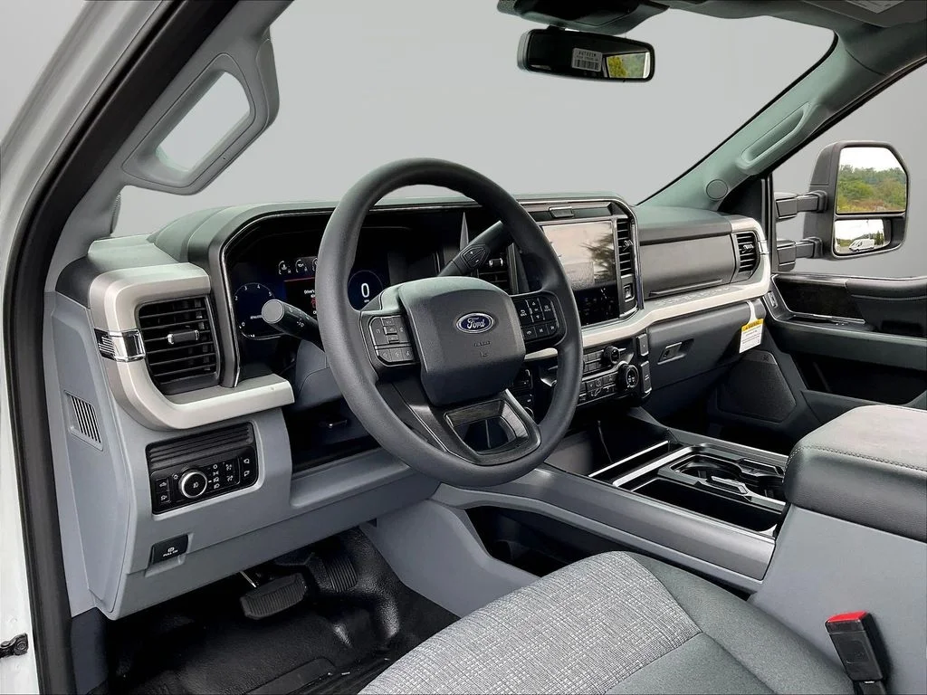 New 2026 Avalanche Ford F-250® XLT image 7
