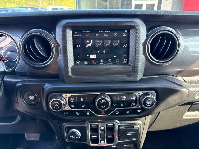 Used 2020 Bright White Clearcoat Jeep Unlimited Sport Altitude image 22