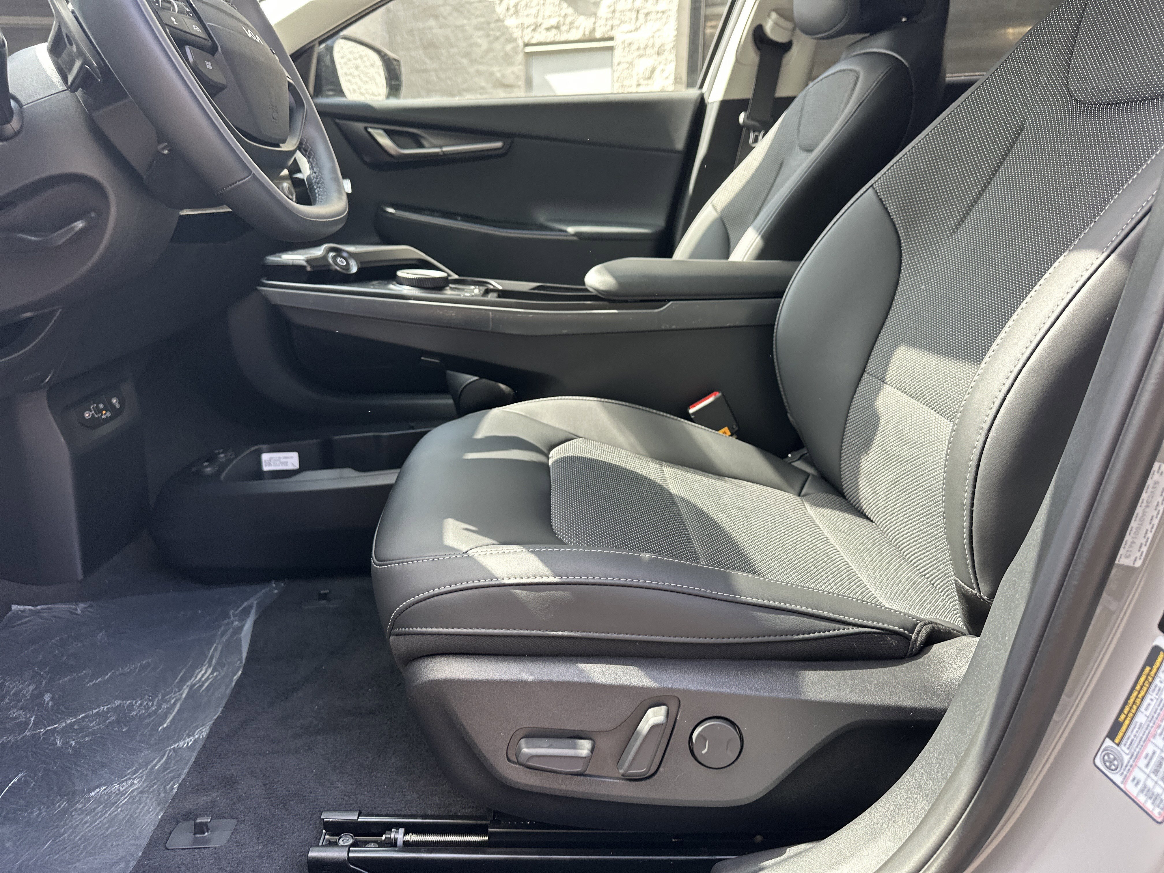 New 2026 Wolf Gray Kia LIGHT image 10