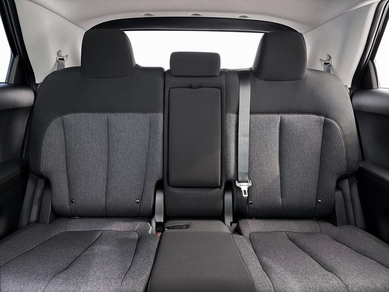 New 2026 Abyss Black Hyundai SE image 16
