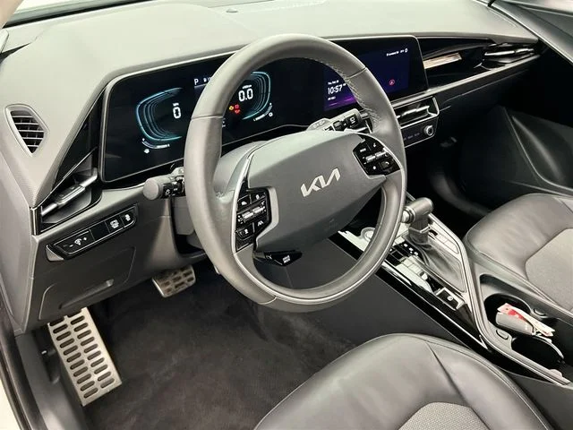 2023 Kia Niro EX Touring - Photo 7
