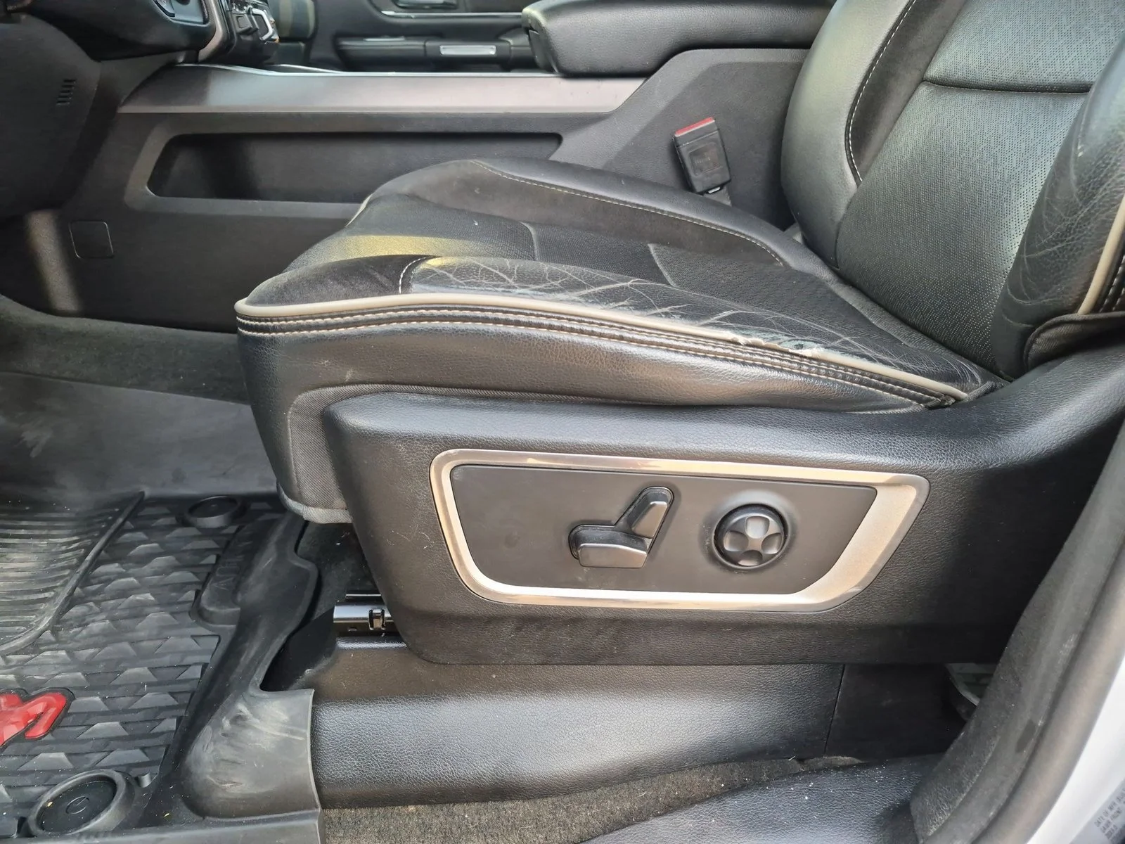 Used 2021 Bright White Clearcoat Ram Laramie image 15