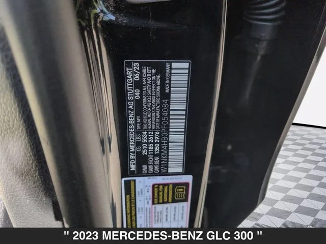 Used 2023 Black Mercedes-Benz 4MATIC® SUV image 34