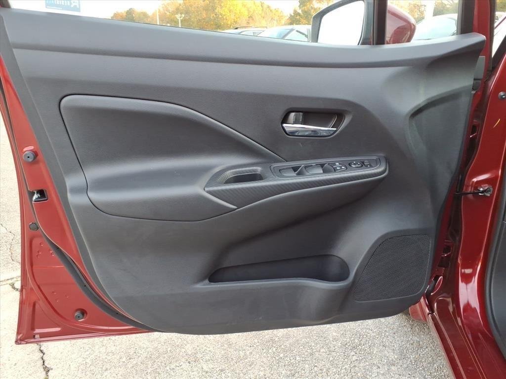 2025 Nissan Versa Sedan SV - Photo 13