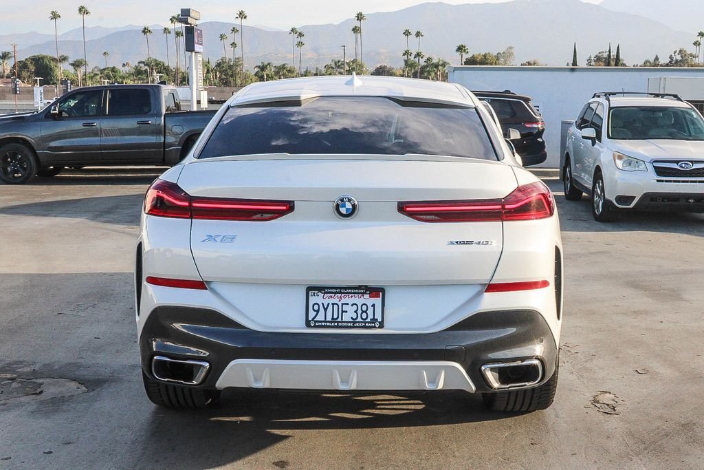 Used 2022 White Metallic BMW xDrive40i image 8