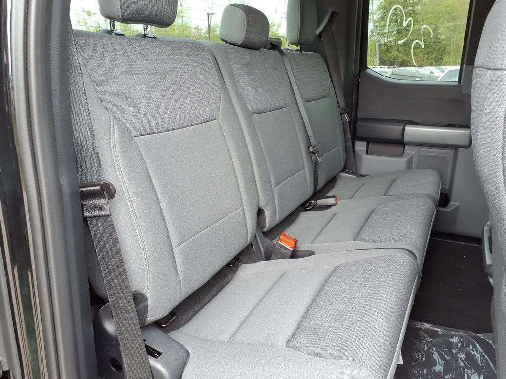 New 2026 Agate Black Metallic Ford XLT image 13