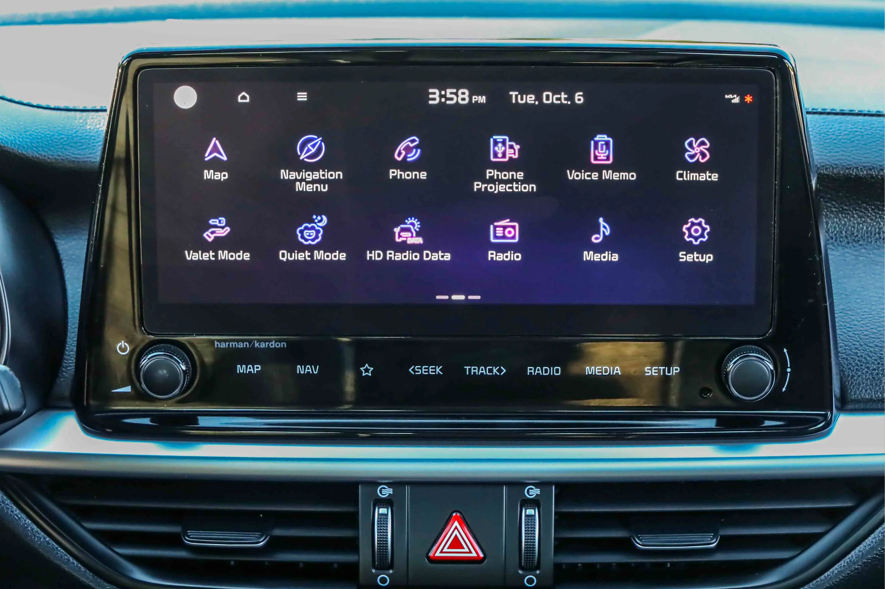 Certified Used 2023 Snow White Pearl Kia GT-Line image 11